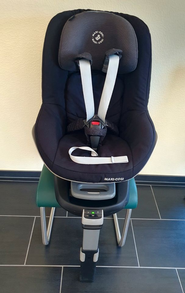 Gebrauchter Pearl Kindersitz authentic black mit Family Fix Stati in Langerwehe