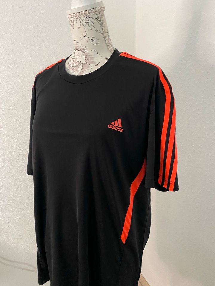 Adidas Tshirt Unisex Gr. XL in Bonn