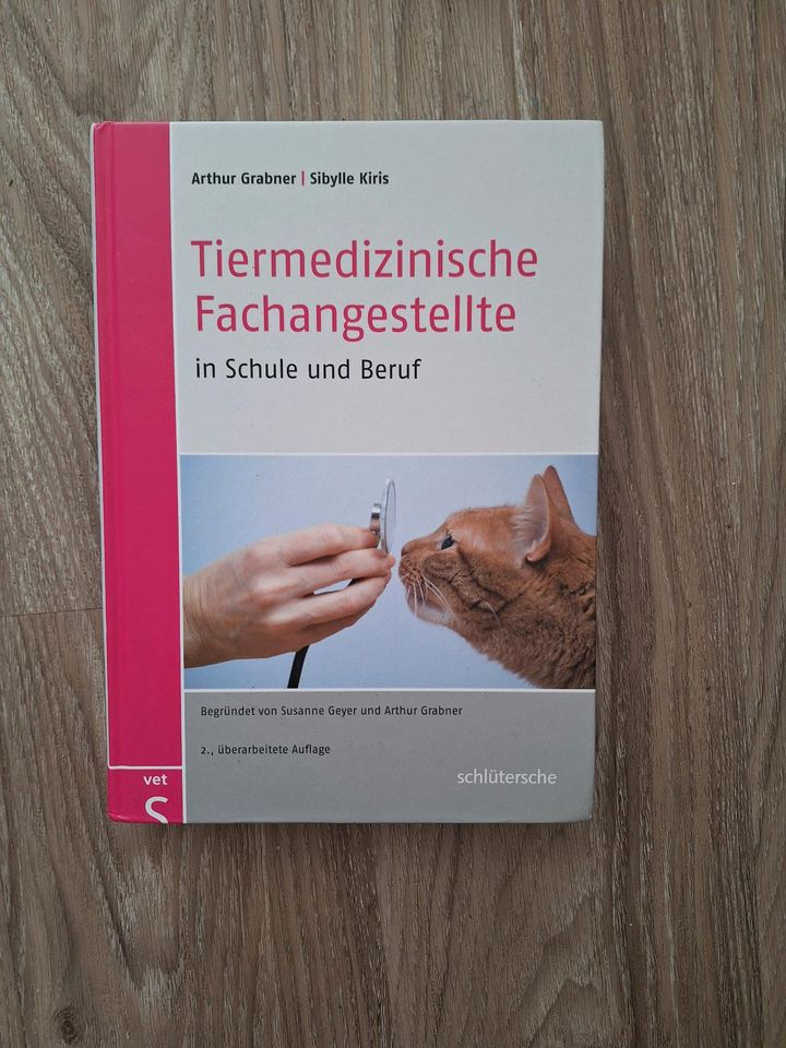 Lehrbücher für Tierarzthelfer/in in Düsseldorf