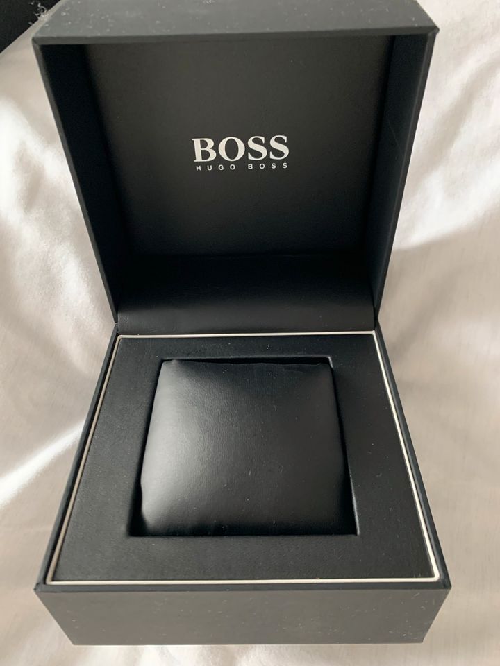 Original Hugo Boss Schachtel in Hamburg