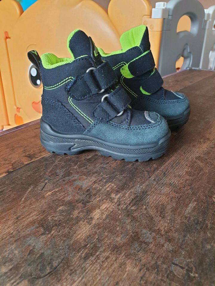 Baby Schuhe Stiefel Elefanten Junge 19 neon in Dessau-Roßlau