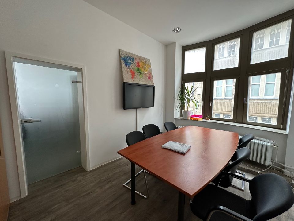 Ihr neues IMMOBILIEN QUARTIER: Gepflegte Büro/Praxisetage mit Blick auf den Kröpcke Platz in Hannover