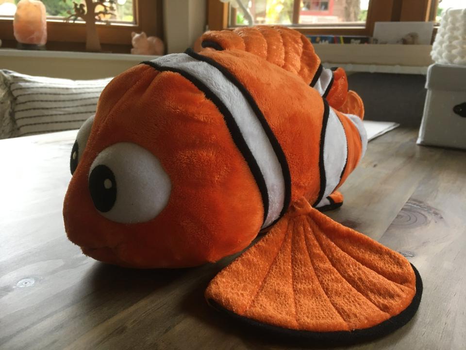 Disneyland Paris "Nemo" Plüschtier Findet Nemo Fisch Nemo 36 cm in Ruppichteroth