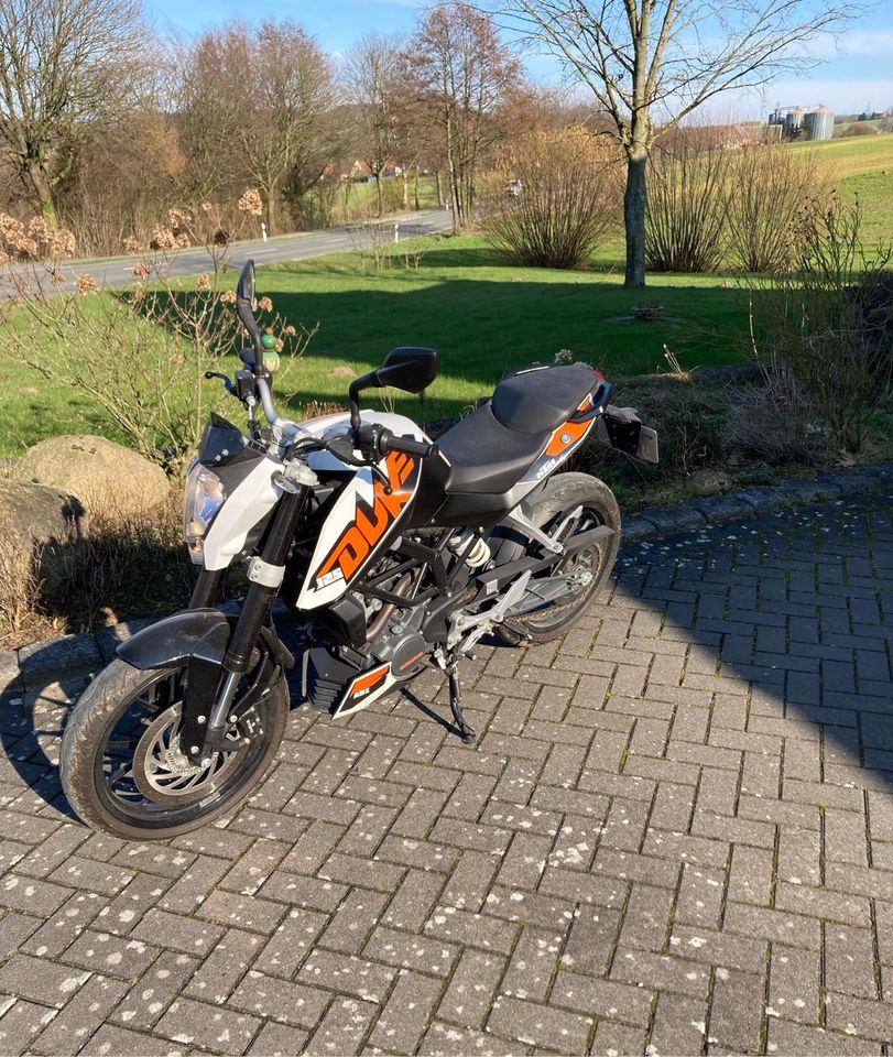 KTM 125 Duke ***kaum gefahren - ca 1000 km!*** in Vlotho