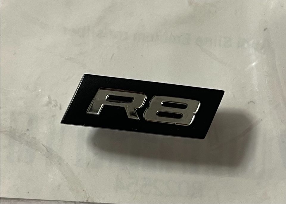 Audi R8 (42) Lenkrad Emblem Logo 420419685 in Finsterwalde