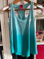 Schönes Damen Sporttop von Nike, Größe 38 Bayern - Greiling Vorschau