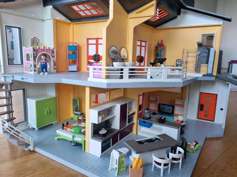 Playmobil Wohnhaus City Life 9266 in Frankfurt am Main