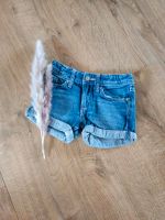 H&M Jeans Shorts Gr. 104 Neuwertig Niedersachsen - Steinhorst Vorschau