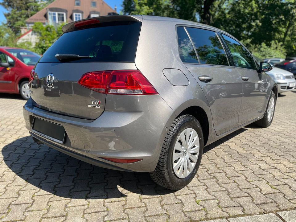 Volkswagen Golf VII Lim. Trendline BMT 4Motion 1.Hd in München