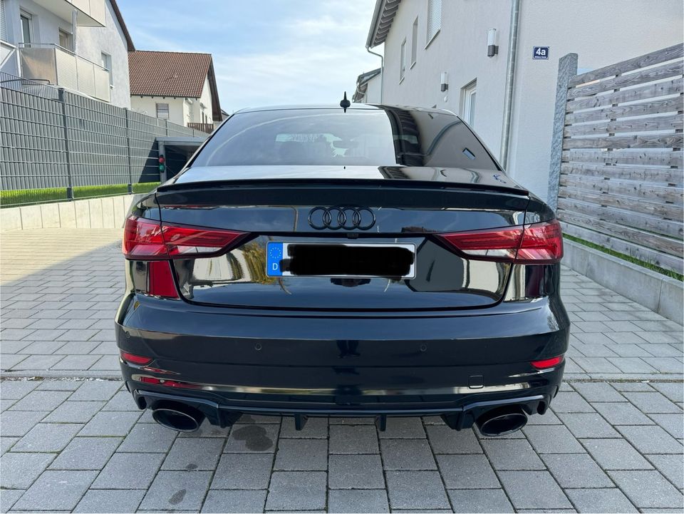 Audi Rs3 Limo AllBlack Pano kamera keylessGo VOLLAUSSTATTUNG in Ingolstadt