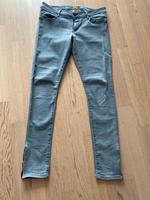 Hugo Boss coole graue Jeans Weite 30 Gr. 38 neuwertig Hessen - Dreieich Vorschau