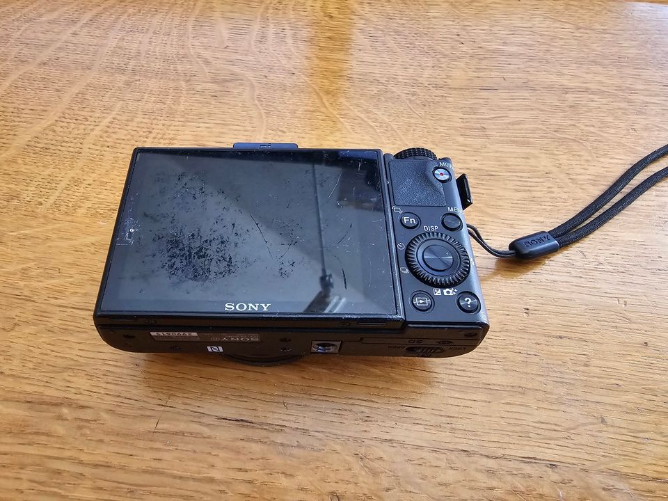 Sony DSC-RX100 M2 Premium Kompakt Digitalkamera in Wannweil