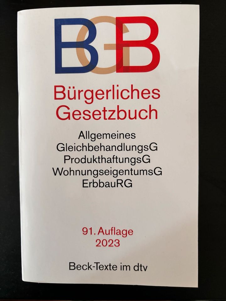 Bürgerliches Gesetzbuch und Mietrecht zu verkaufen in Dortmund