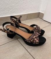 Absatzschuhe mit Leopardenmuster Schleswig-Holstein - Neumünster Vorschau