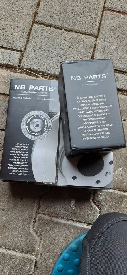 Bremsen/Bremsscheiben + Bremsbeläge vorne NB PARTS GERMANY