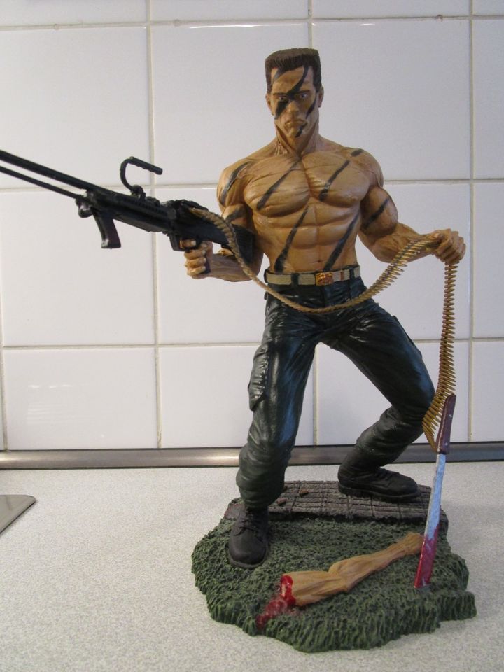 Statue Schwarzenegger - Phantom Kommando - Model Resin Kit - 1/6 in Berlin