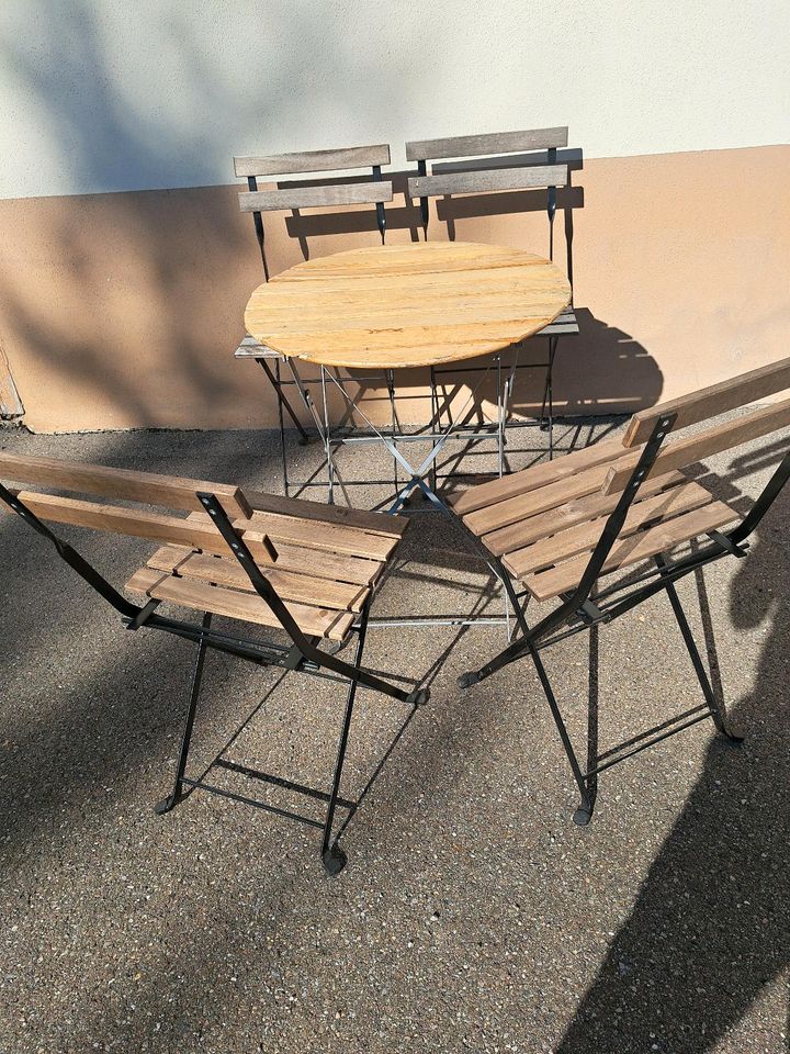 Bistro Stühle und Tisch in Villingen-Schwenningen