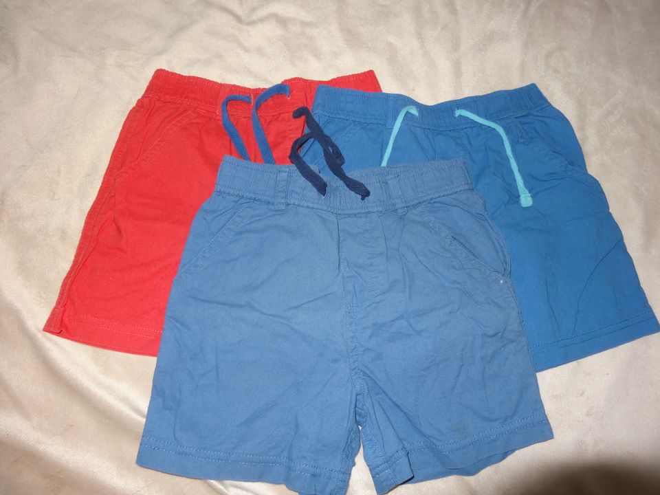 Hosen Jungen Sommer kurz Stoff 3 Stück Gr.98-104 in Radebeul