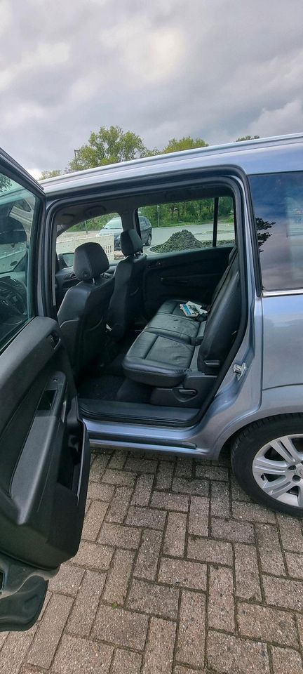 Opel Zafira 1.9 CDTI Xenon Sitzheizung Automatik Standheizung in Rastede