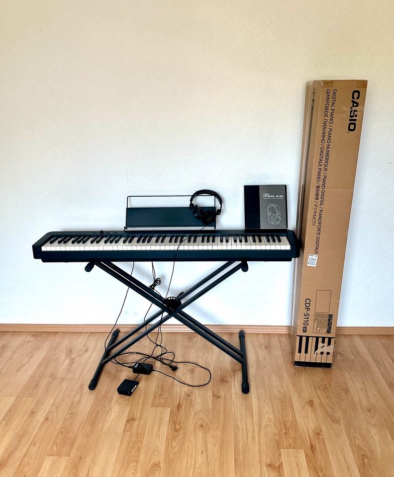 E-piano Casio CDP-S110 mit Kopfhörern und einem Ständer in Duisburg