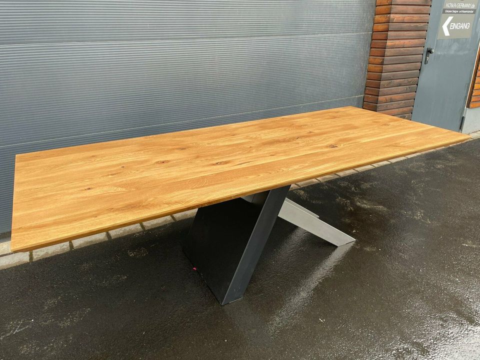 NEU Eiche massiv swiss Edge Esstisch Facette Tisch 240x100 cm in  Nordrhein-Westfalen - Hennef (Sieg) | eBay Kleinanzeigen ist jetzt  Kleinanzeigen