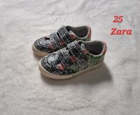 Junge 25 Schuhe Sportschuhe Sneaker weiß blau grün zara Nordrhein-Westfalen - Paderborn Vorschau