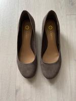 C&A Canda Pumps Gr. 37, taupe Bayern - Essenbach Vorschau