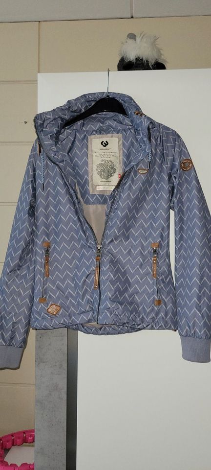 Ragwear Apoli Zig zag Lavendel Zacken vegan Jacke Gr XS wie neu in Berlin