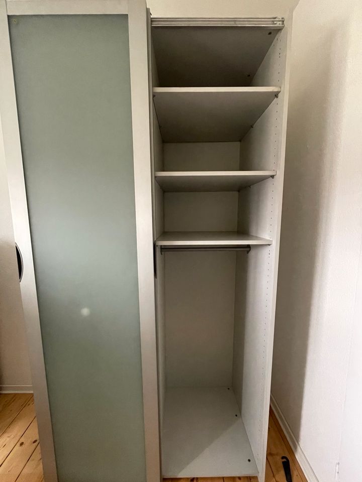 Kleiderschrank - Ikea nordnes in Berlin