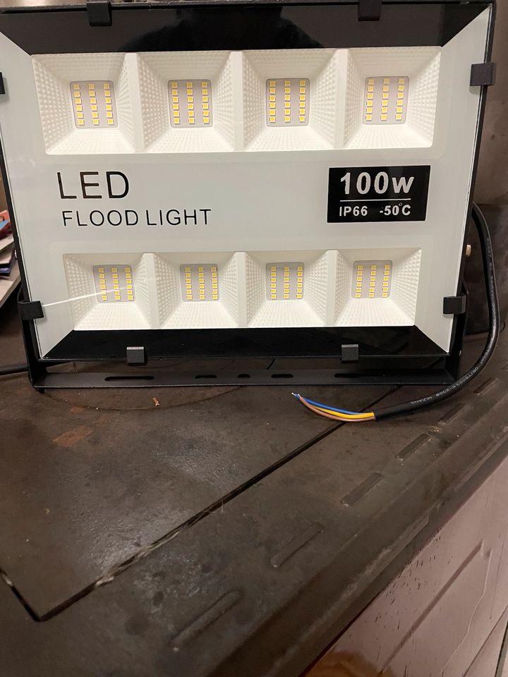 LED Flood Light 100W in Ronnenberg