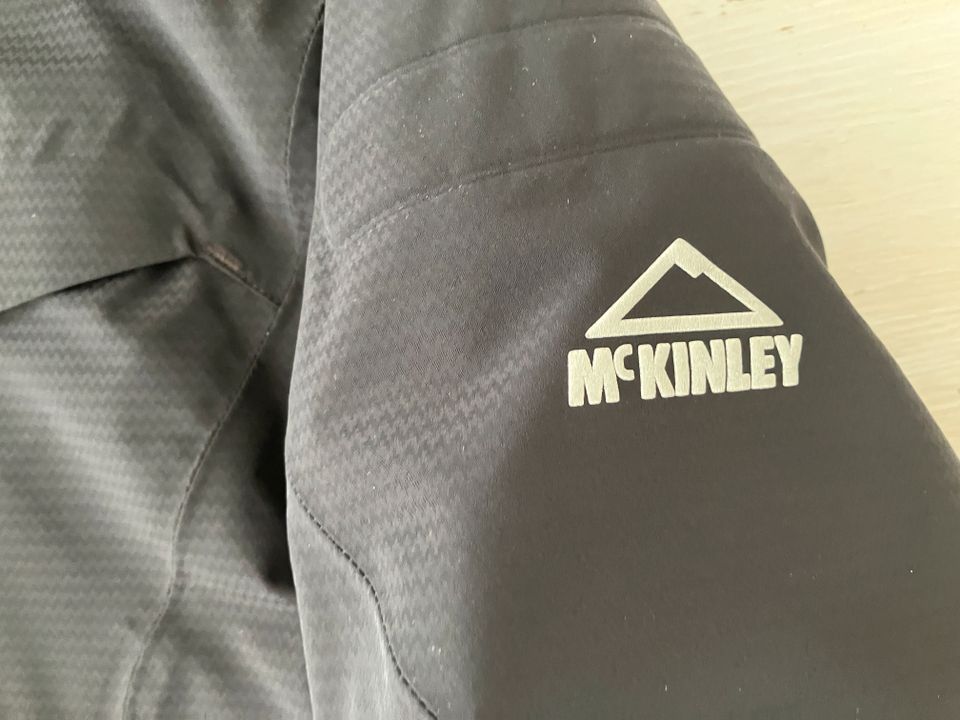 Herren-Skijacke McKinley Gr.48 Primaloft und Aquamax-Membrane in Auerbach