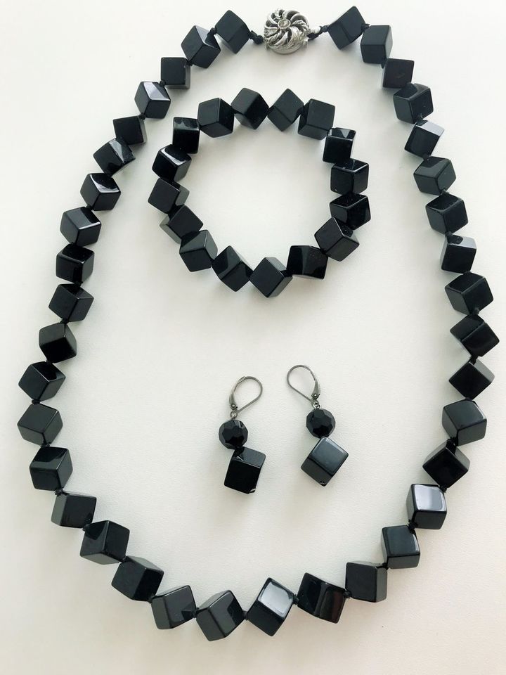 Schmuckset aus Edelsteinen (Onyx) Halskette Armband Ohrringe in Bad Saulgau