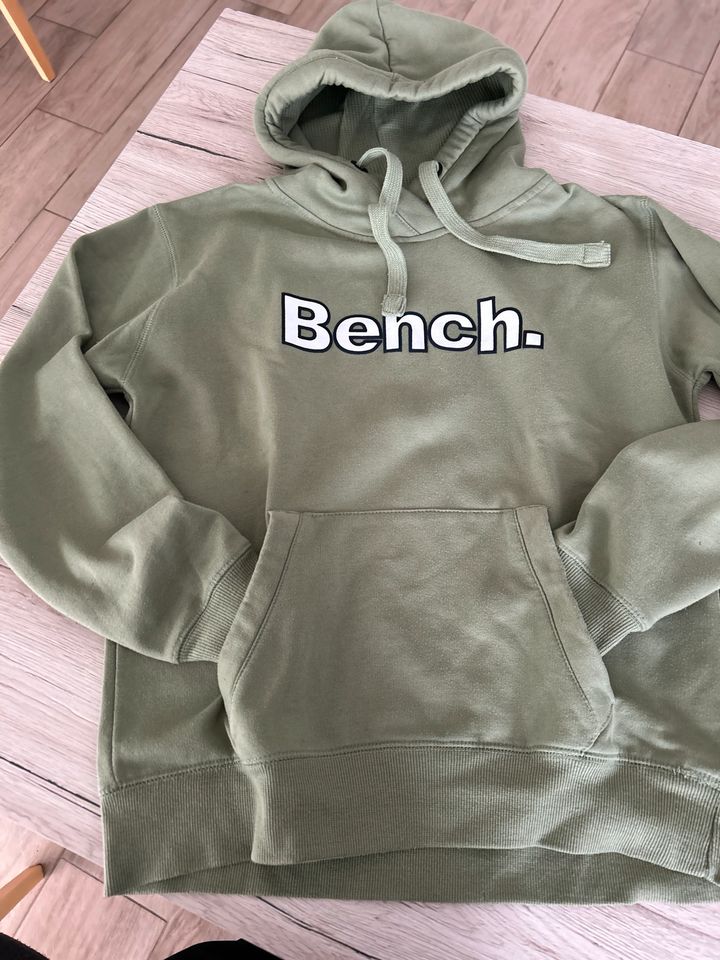 Bench Hoodie Gr.L in Elzach