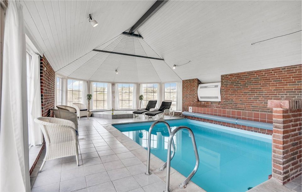 Ferienhaus mit Pool in Ringköbing (Dänemark) für 8 Personen + 2 H in Hamburg