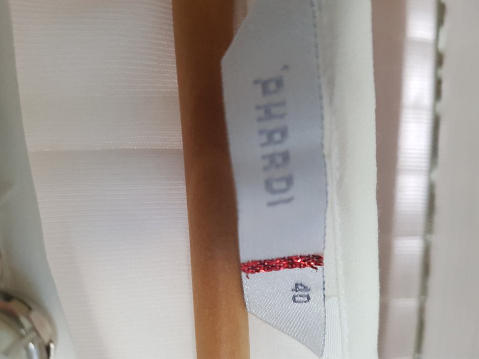 Kleid weiß Gr. 40 mit angenähter Kette, PHARDI Lochstikerei in München