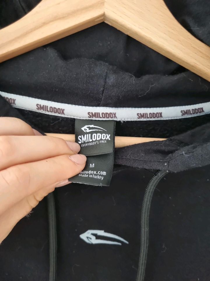 Smilodox Hoodie Gr. M Cropped in Gaimersheim