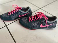 Nike Turnschuhe grau rosa 41 Damenschuhe Sportschuh sneaker pink Nordrhein-Westfalen - Dinslaken Vorschau