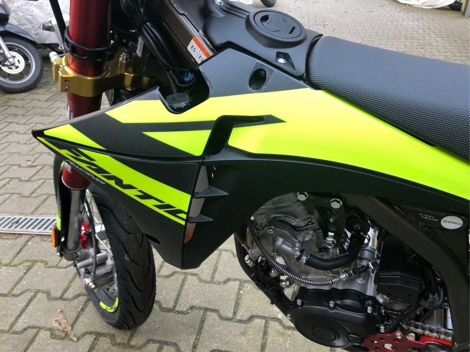 Fantic XMF 125 Motard Competition Für 2024- Top Ausstattung! in Berlin