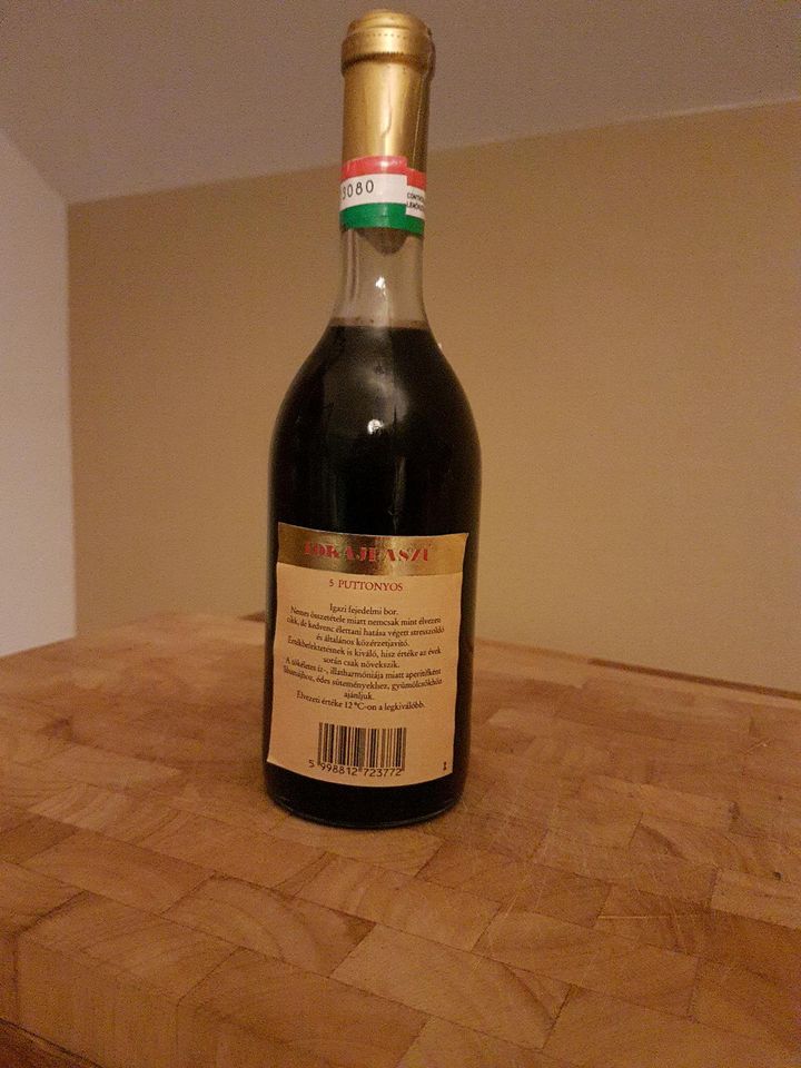 Tokaji Aszu 5 Puttonyos OVP Anno 1988 0,5ltr in Osburg