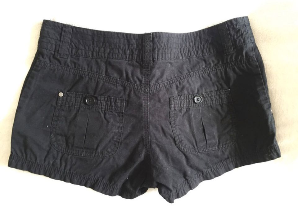 H&M Shorts Hotpants Gr. S 36 schwarz in Düsseldorf