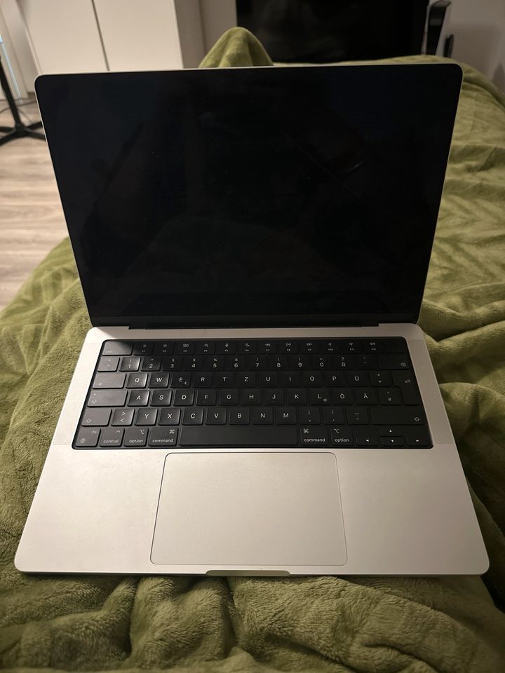 Macbook Pro M1 Pro 16GB 1 TB SSD in Würselen