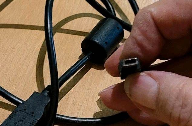 Noch 2 x SONY KABEL mit STECKER, wofür auch immer!? in Bochum