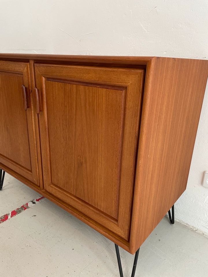 ✔️ SALE ✔️ Teak Kommode Vintage Sideboard Dänisch Danish mid Century Schrank 50er 60er 70er lowboard anrichte Teakholz Teak Retro in Berlin