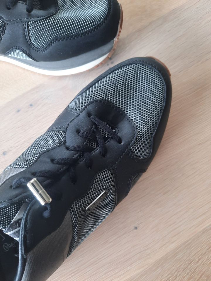 Pepe Sneaker ZION Gr. 39/40 schwarz grau top Zustand in Wolfenbüttel