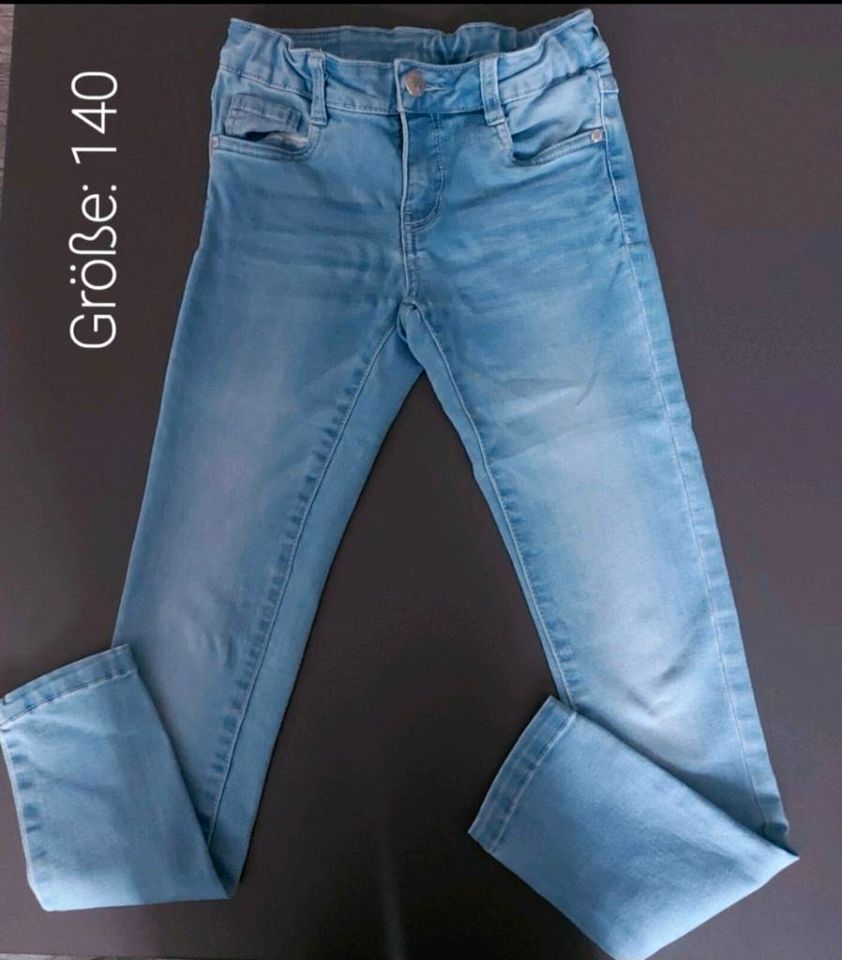 Hose Mädchen Jeans 140 in Wimmelburg