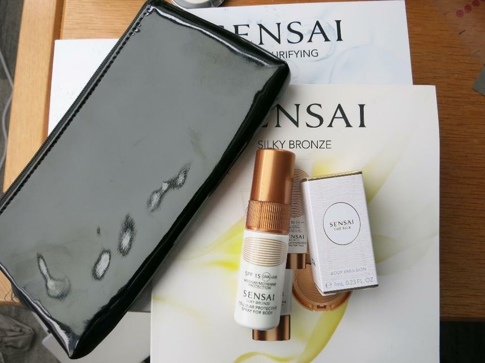SENSAI Kosmetiktasche/Clutch und Luxusproben / NEU ♥ ♥ ♥ in Essen-Haarzopf