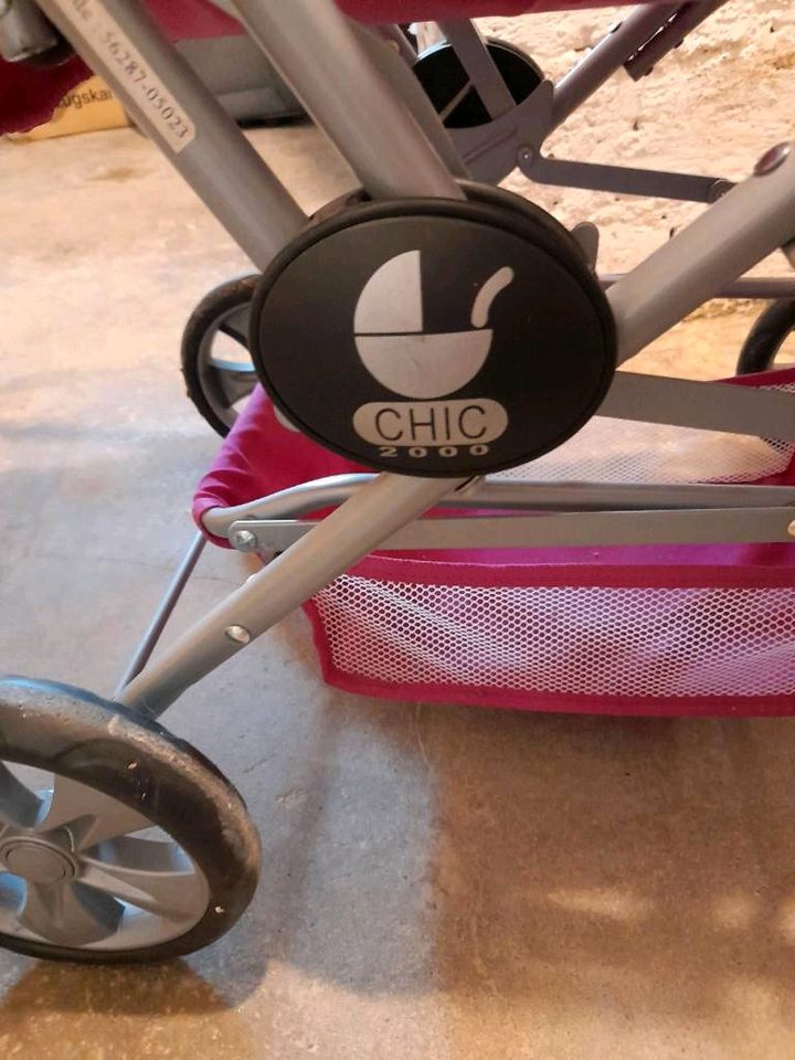 großer Puppenkinderwagen, Zubehör, mehrere Funktionen in Dortmund