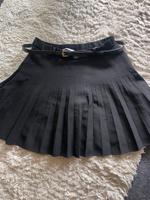 Zara Rock Skort  Minirock Gr. M Schwarz mit Gürtel Kr. München - Ismaning Vorschau