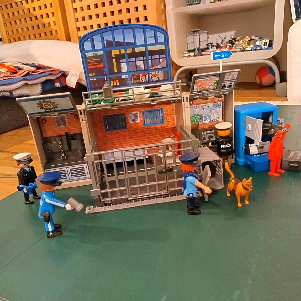 Playmobil tragbare Polizeistation, Tresor,Verkehrsschule, Rettung in Wiesbaden