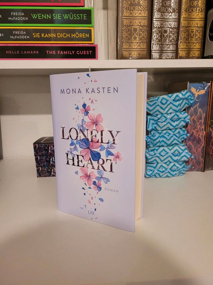 Lonely Heart - Mona Kasten in Ehrenkirchen